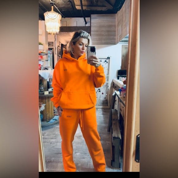 LOV sweatsuit - Picture 1 of 5